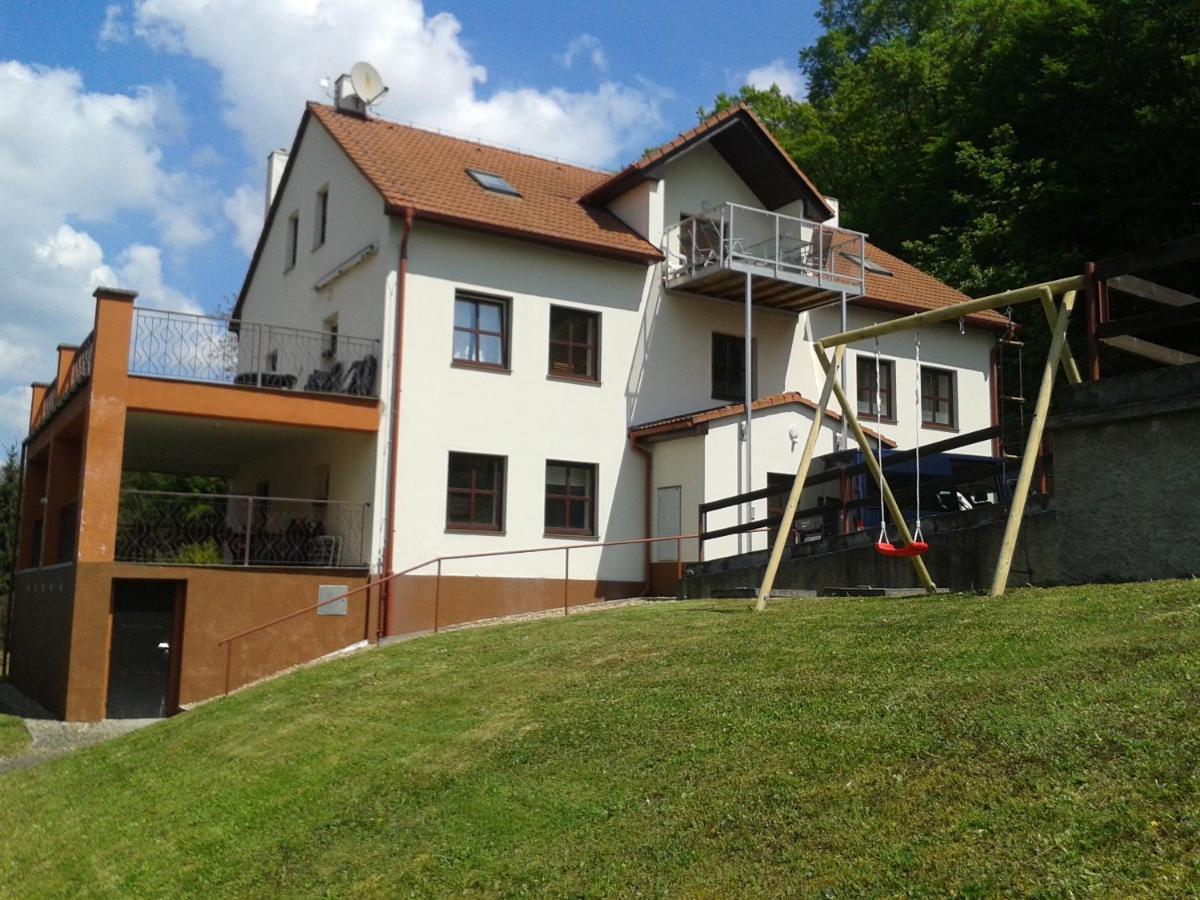 Ubytovaci Zarizeni Lovosice Exterior photo